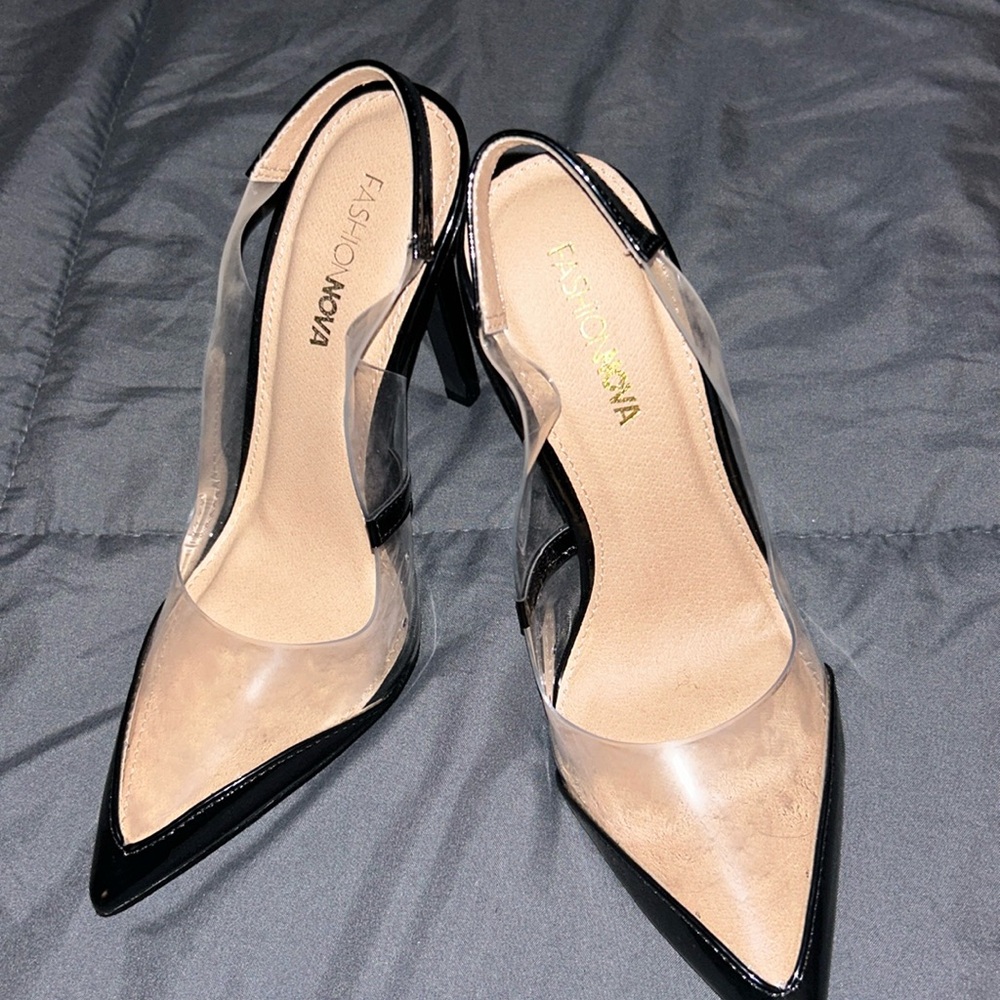 CLEAR BLACK HEELS